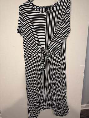 Lane Bryant Black and White Stripe Tie Front Sharkbite Midi Dress Size 14/16